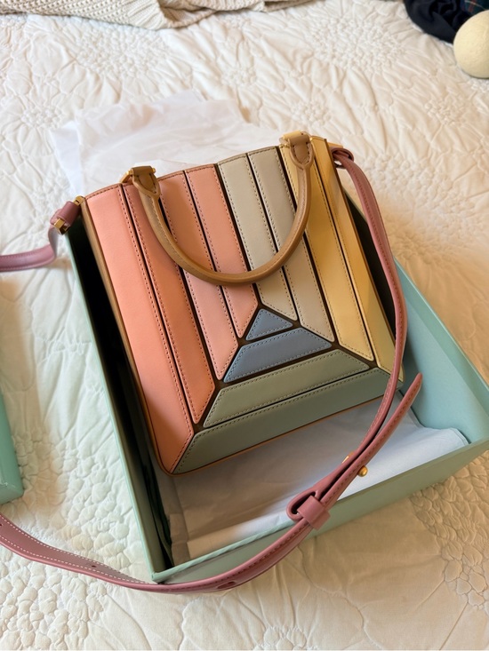 Mlouye Handbags - Mlouye Sera Tall Tote Mini - Gummy